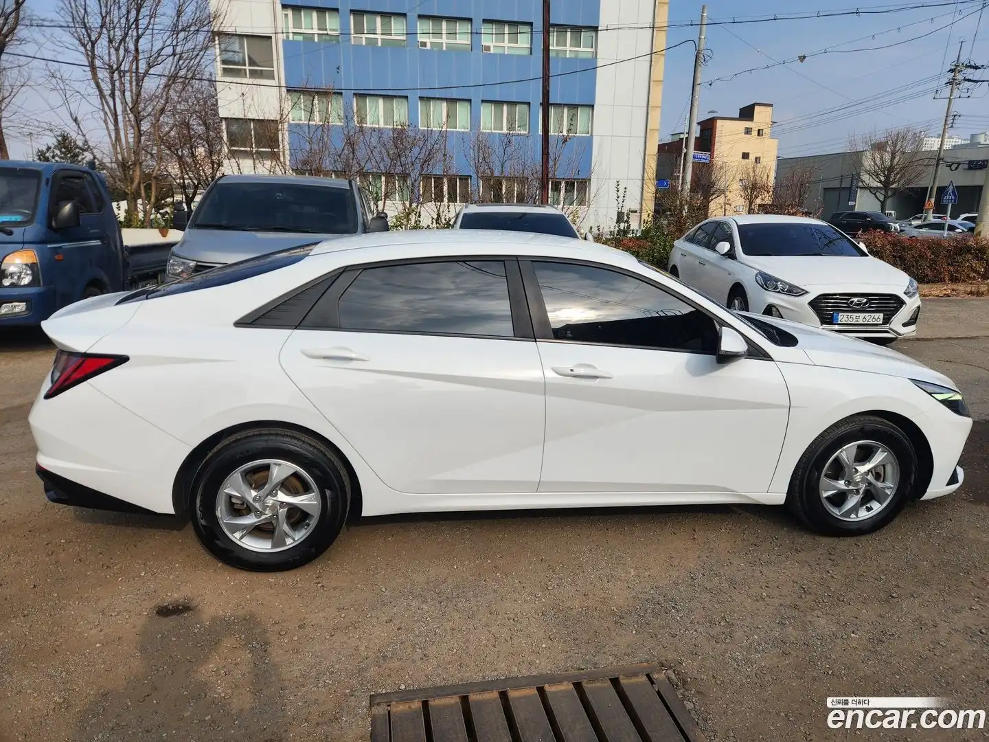 AVANTE Hyundai 2020.6-OUTER-006