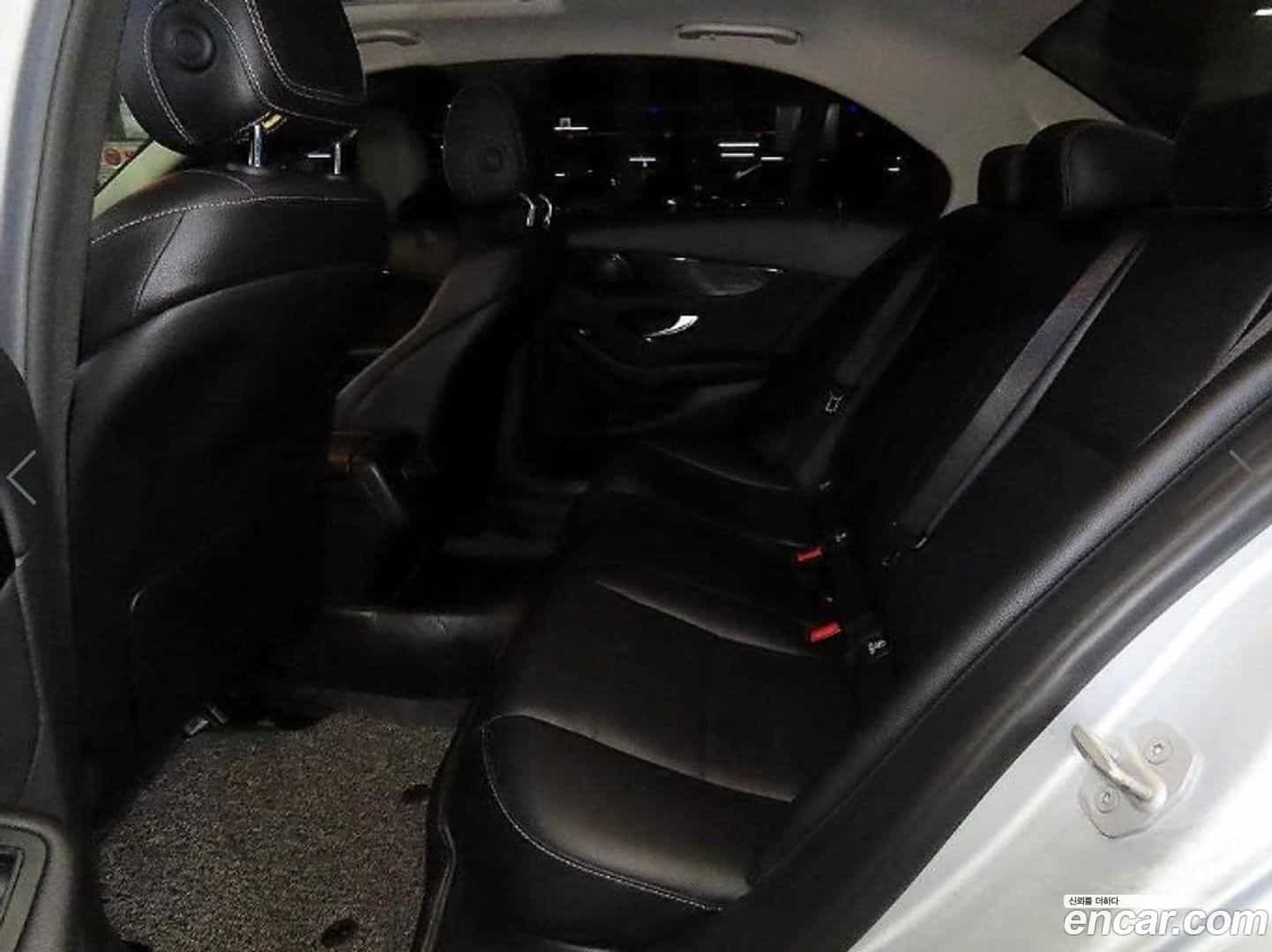 C-Class Mercedes-Benz 2016.0-INNER-007