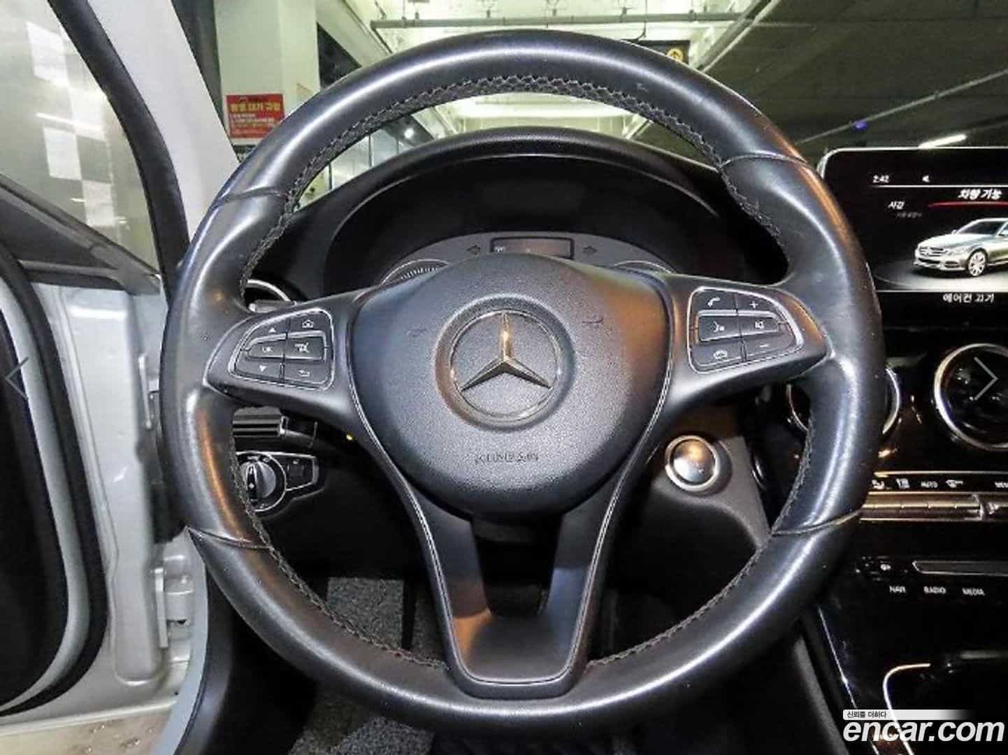 C-Class Mercedes-Benz 2016.0-INNER-008