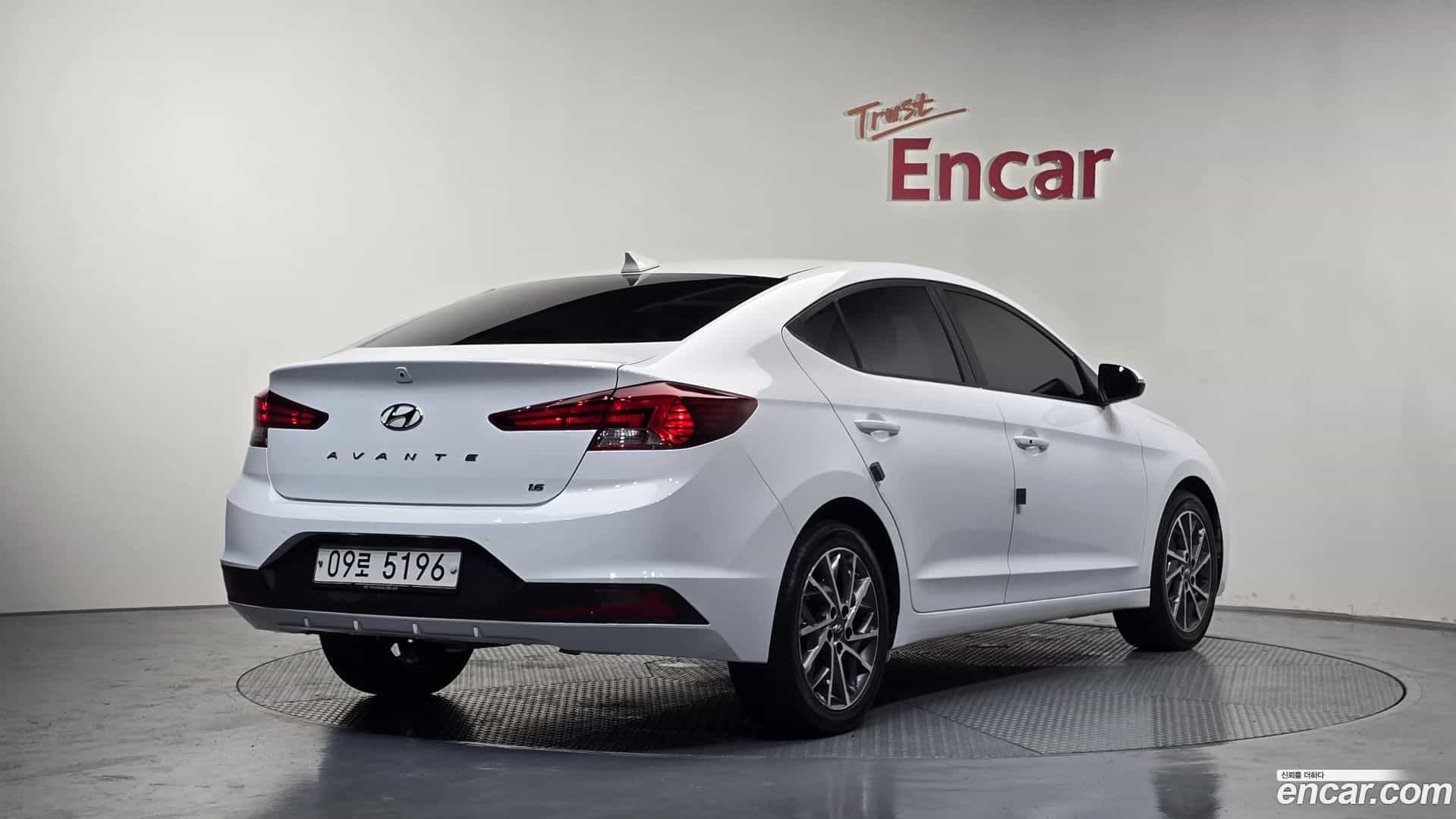 AVANTE Hyundai 2019.2-OUTER-002