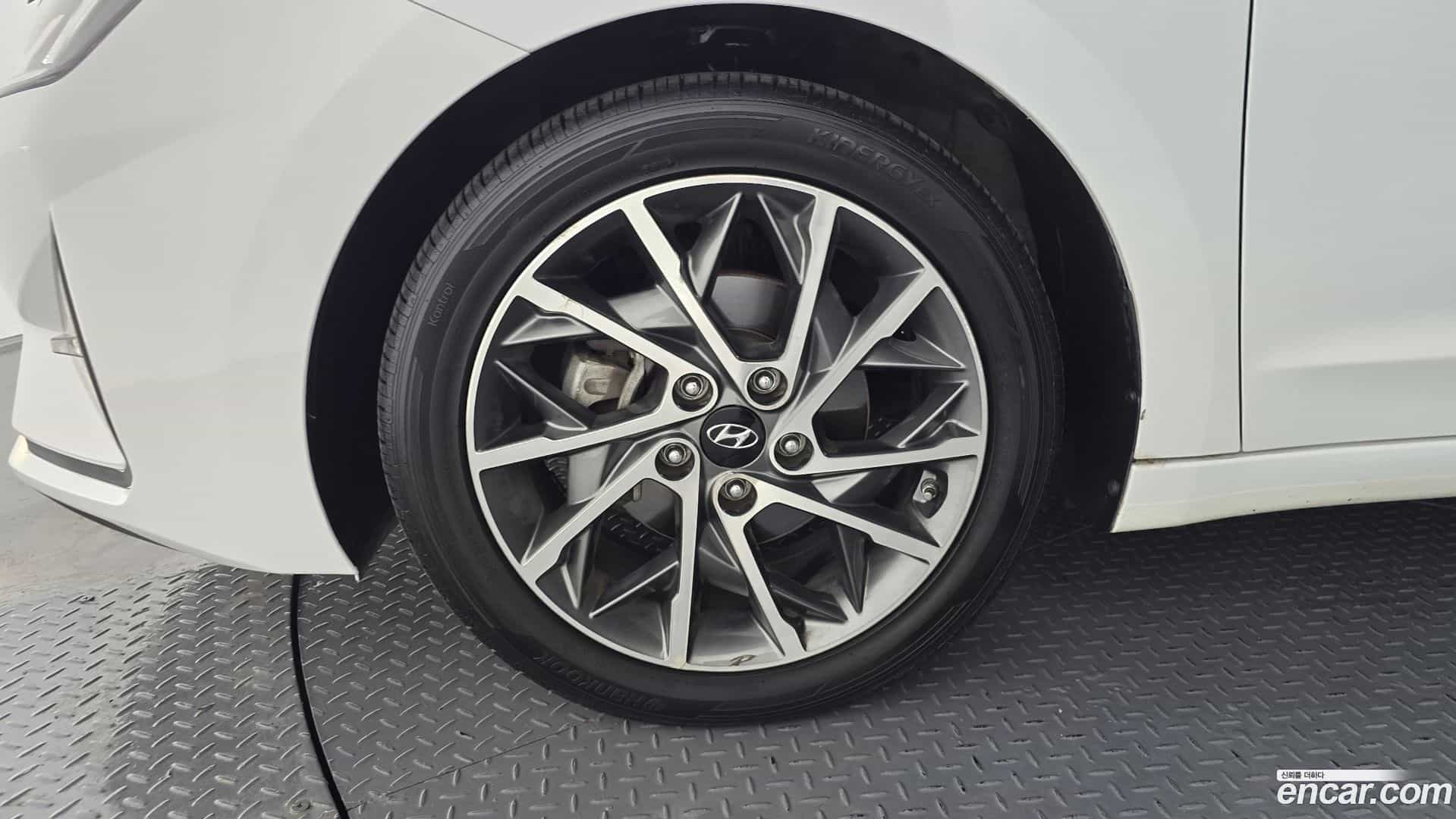 AVANTE Hyundai 2019.2-OUTER-005