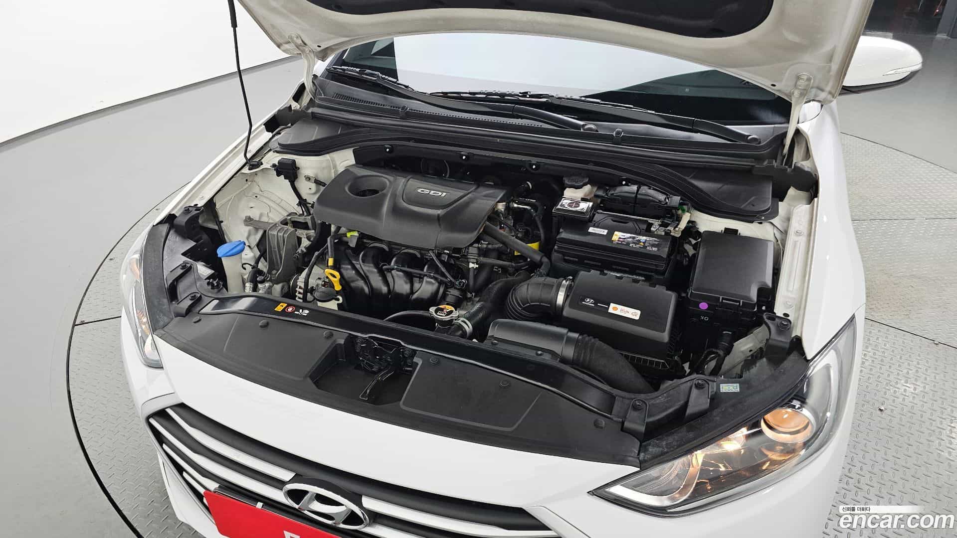 AVANTE Hyundai 2017.2-OUTER-006