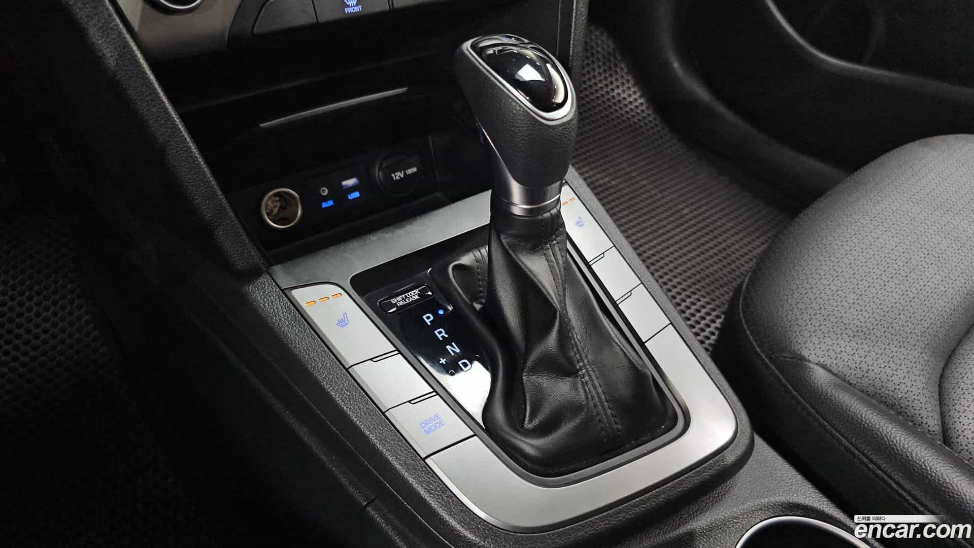 AVANTE Hyundai 2017.2-INNER-009
