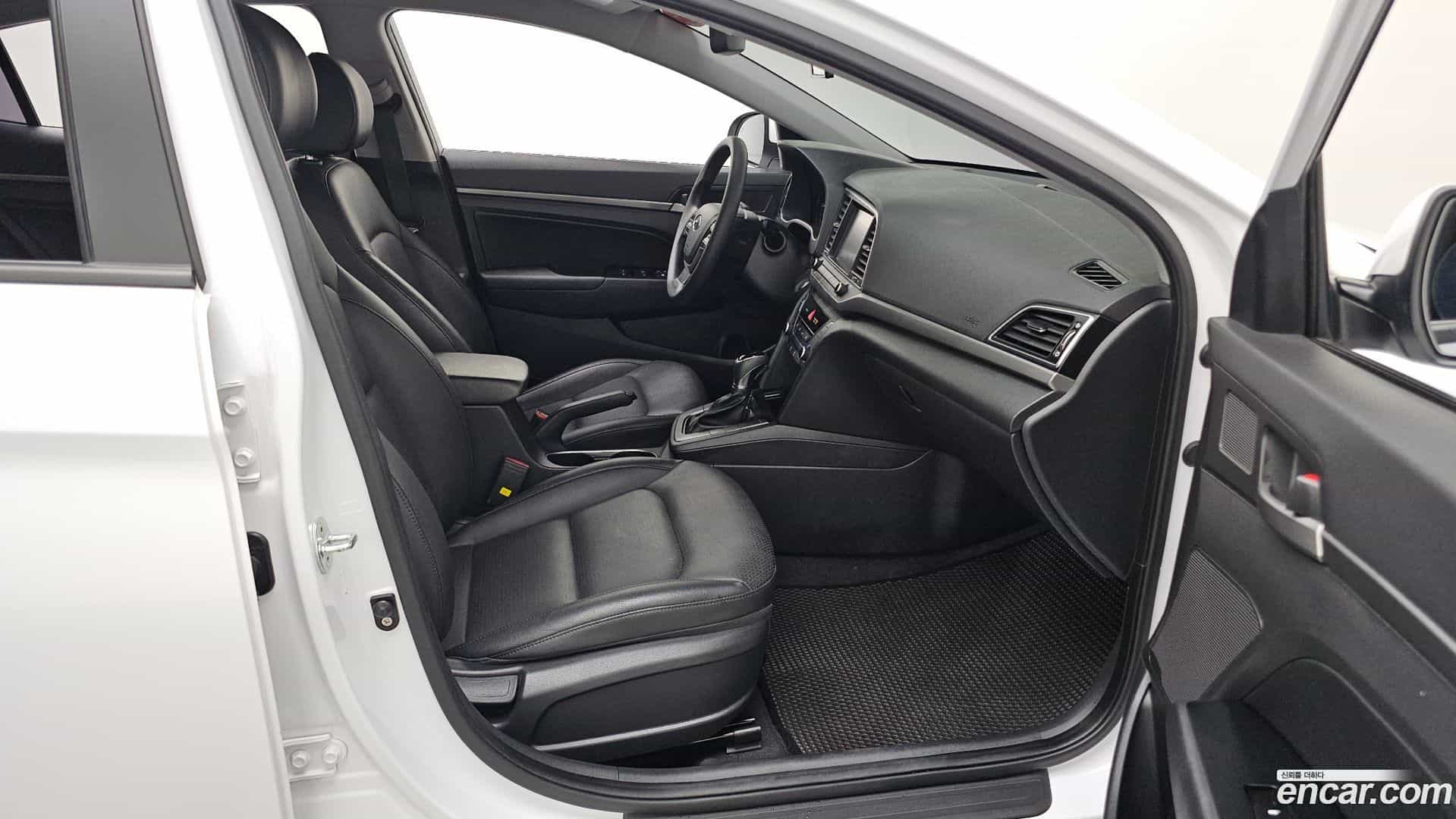AVANTE Hyundai 2017.2-OPTION-016