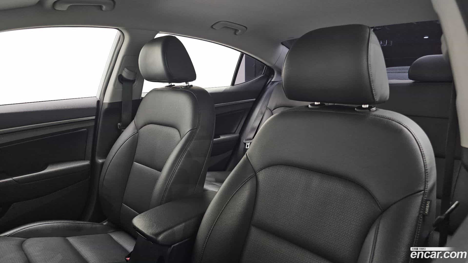 AVANTE Hyundai 2017.2-OPTION-022