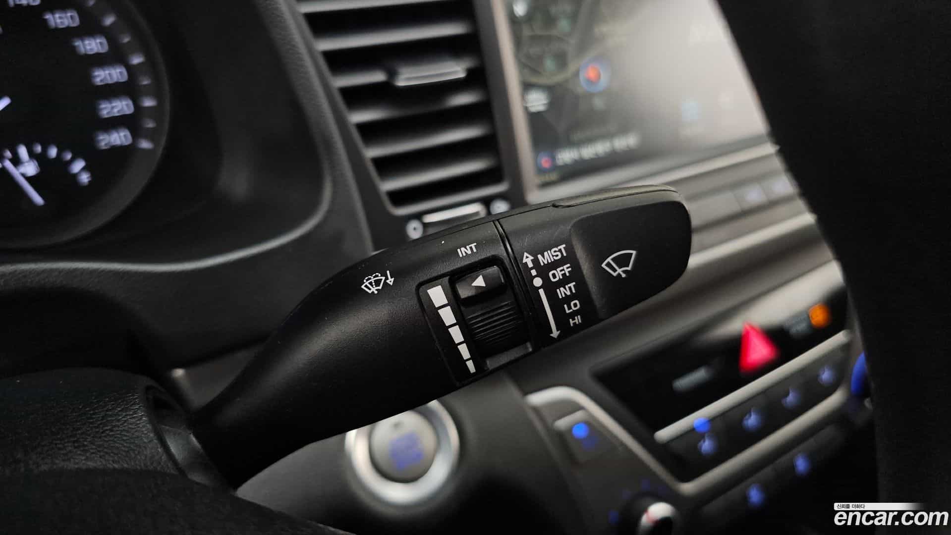 AVANTE Hyundai 2017.2-OPTION-042