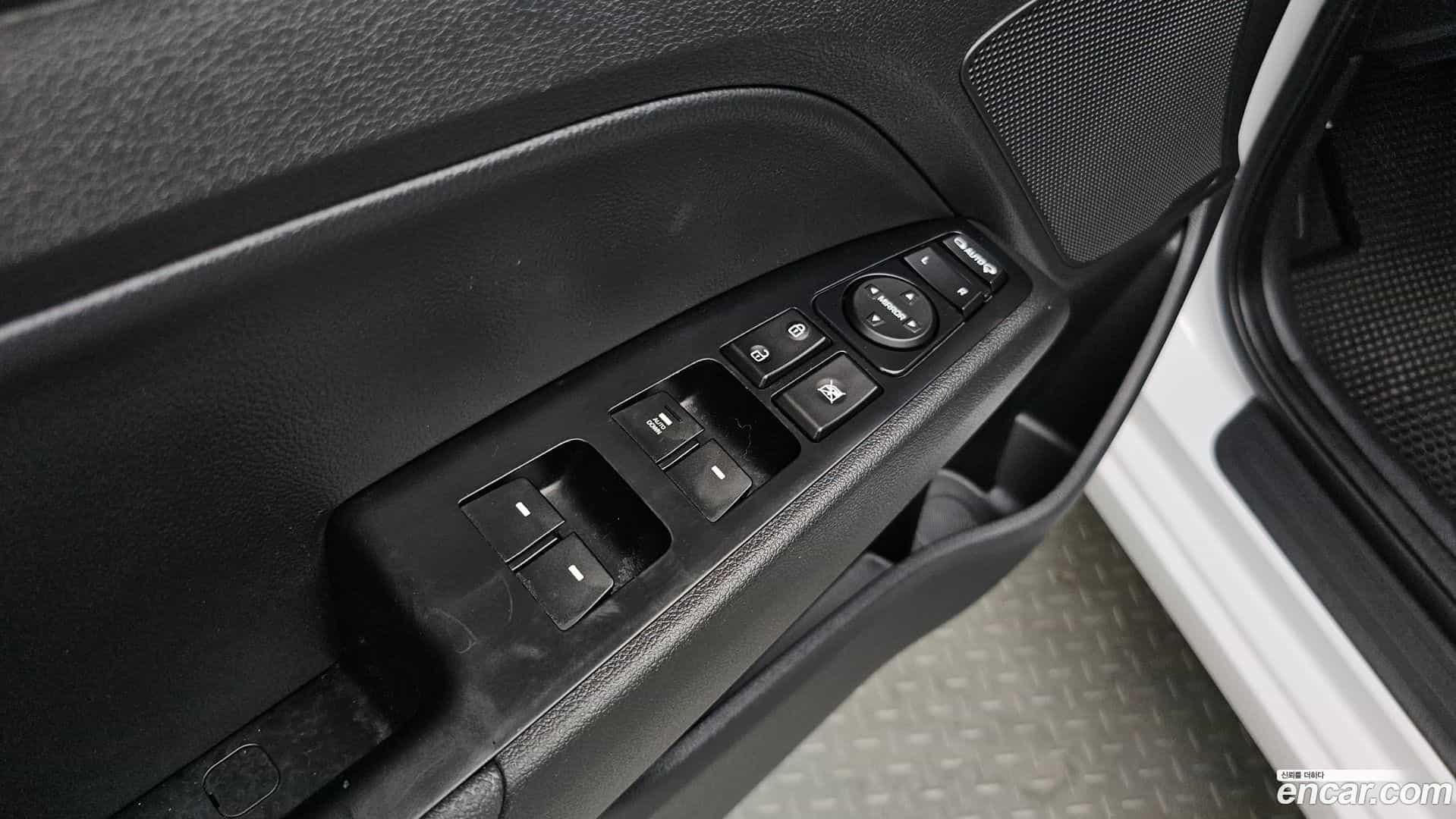 AVANTE Hyundai 2017.2-OPTION-043