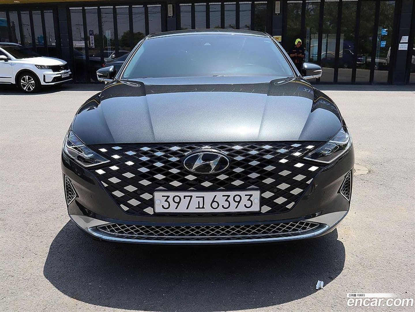 Main__Slider__Photo:Grandeur Hyundai 2020.4-0