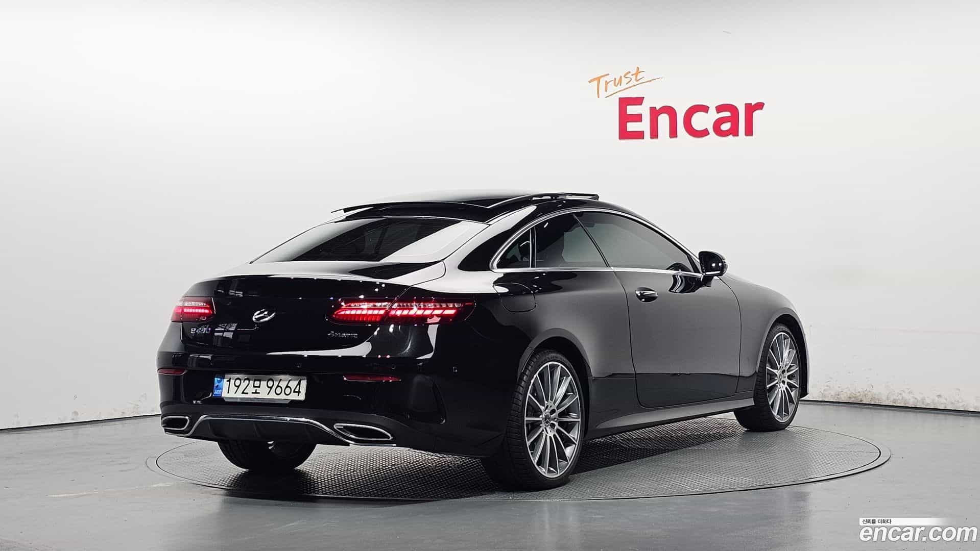E-Class Mercedes-Benz 2021.10-OUTER-002