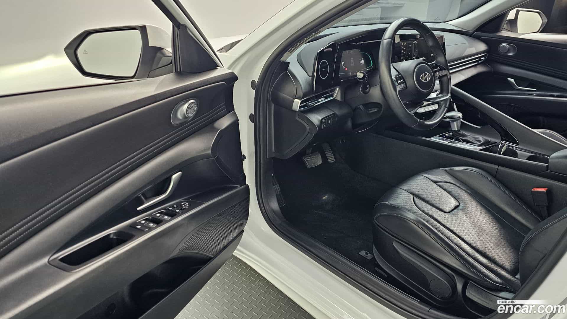 AVANTE Hyundai 2023.3-INNER-010