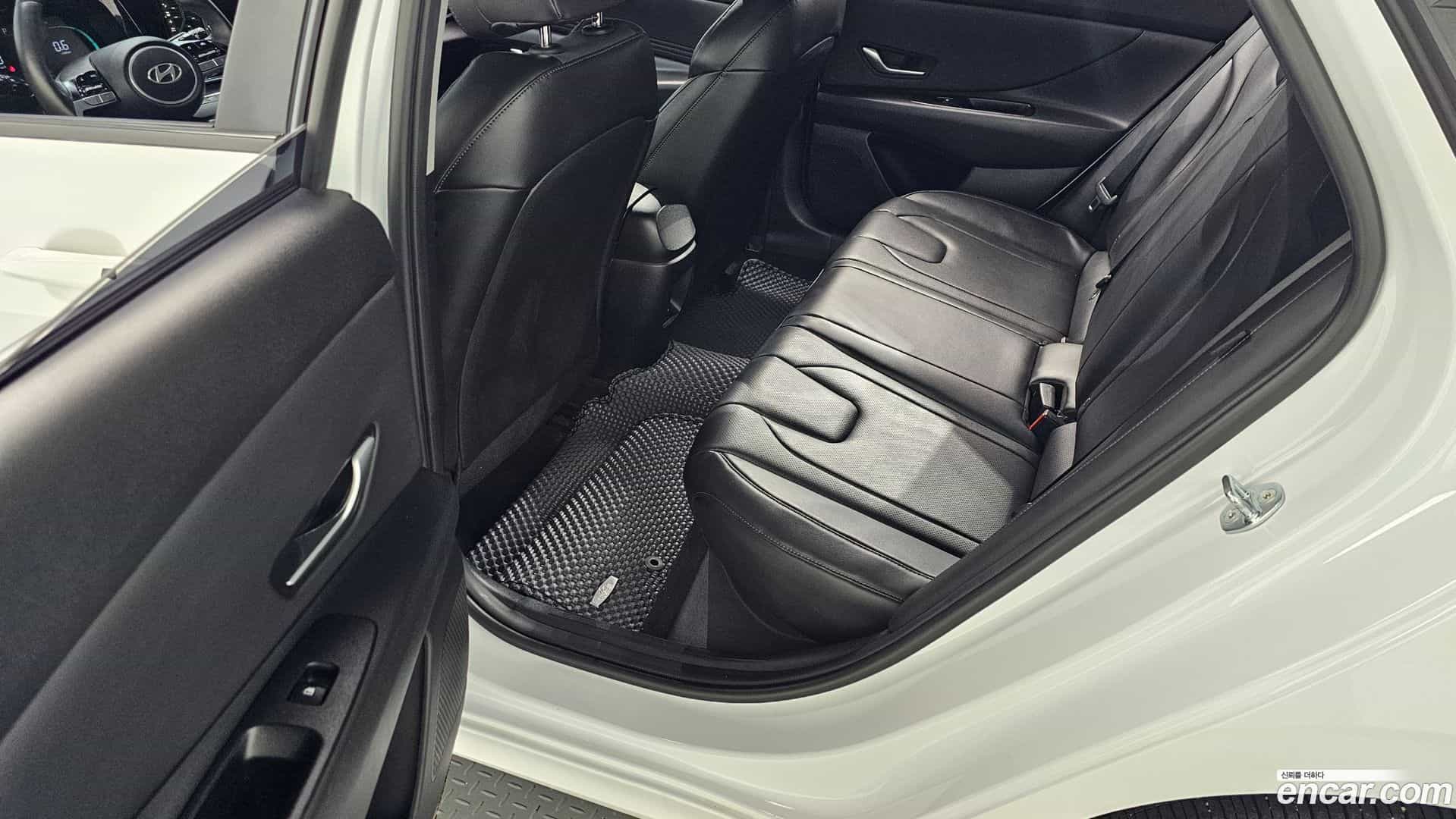 AVANTE Hyundai 2023.3-OPTION-015