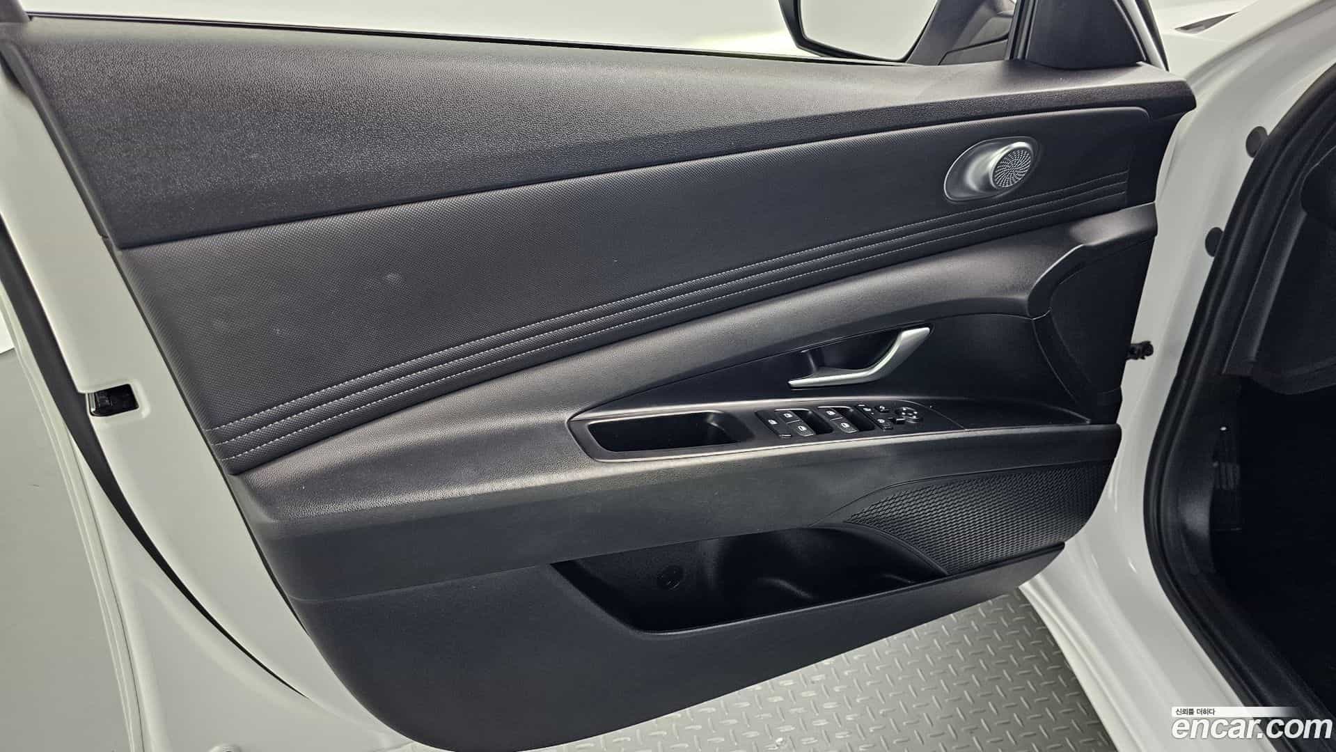 AVANTE Hyundai 2023.3-INNER-034