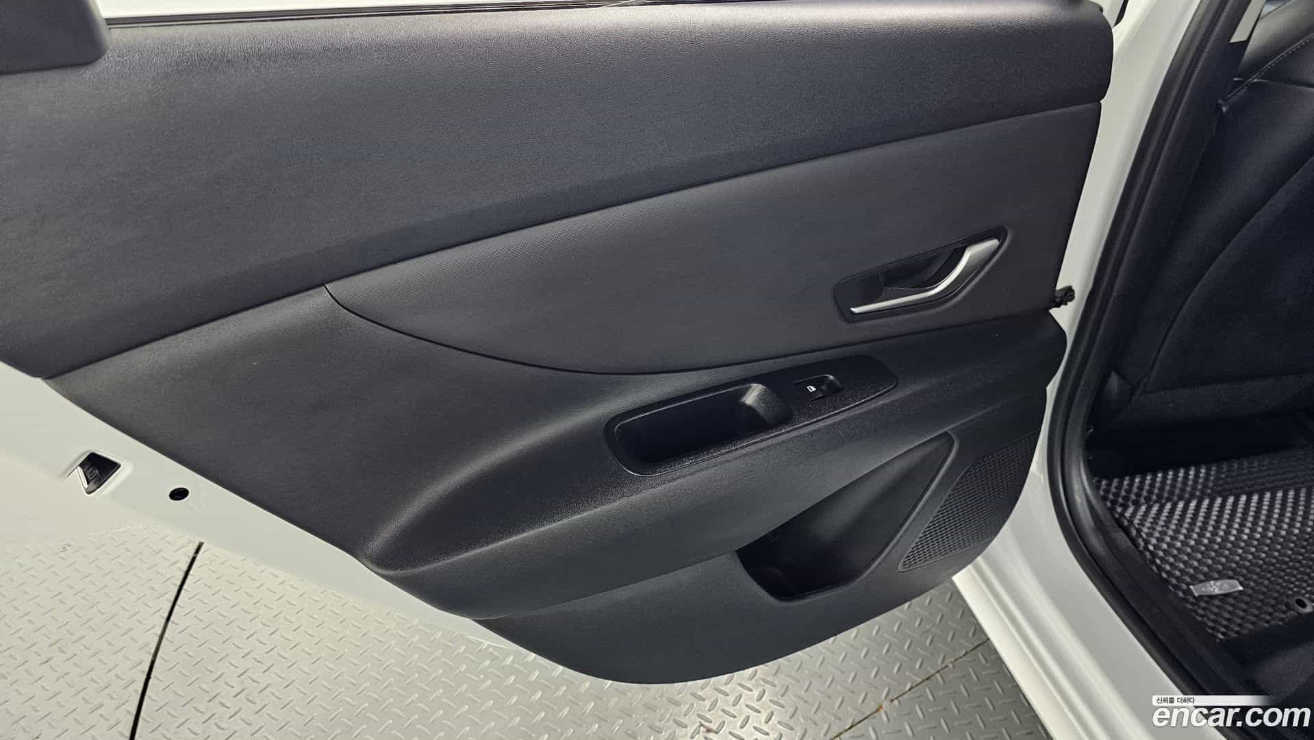 AVANTE Hyundai 2023.3-INNER-035