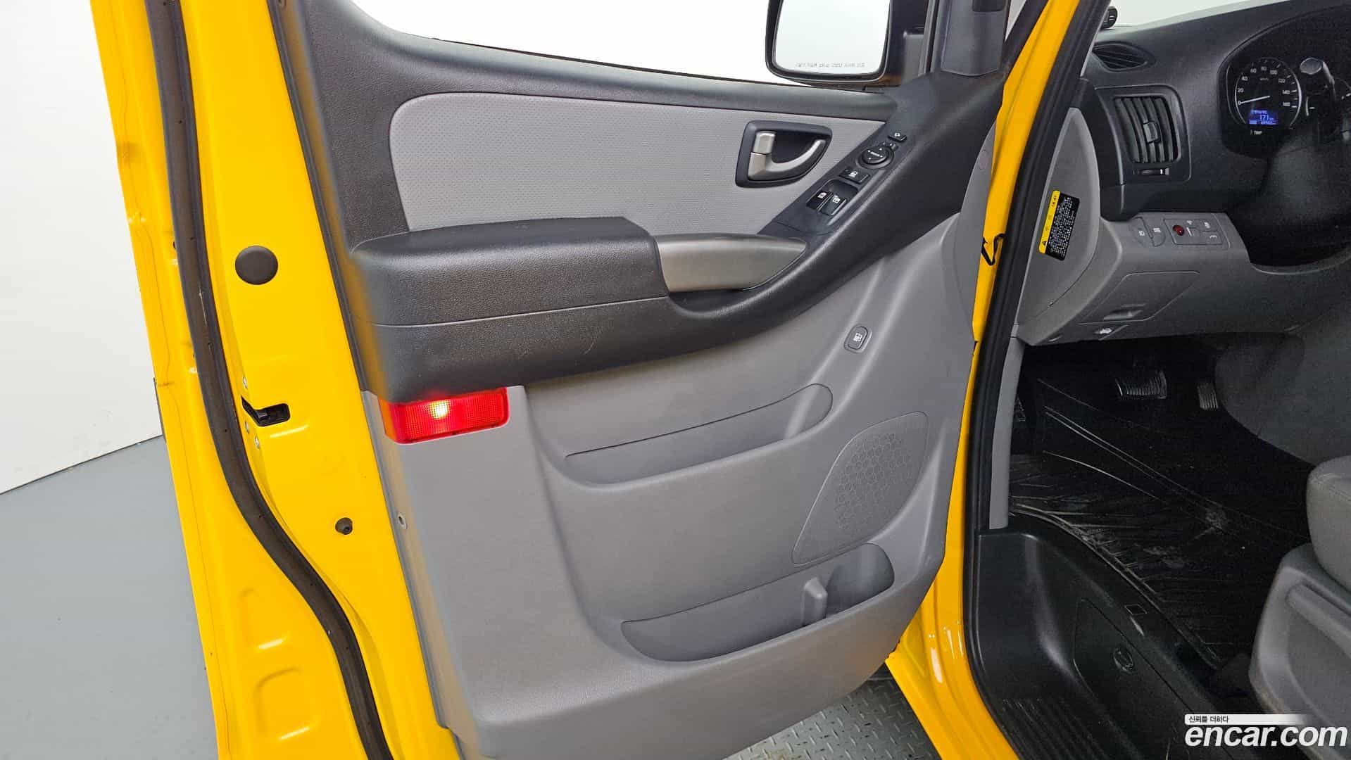 Starex Hyundai 2018.5-INNER-034