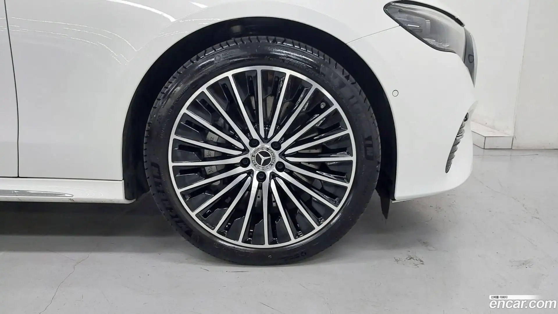 E-Class Mercedes-Benz 2025.6-OUTER-005