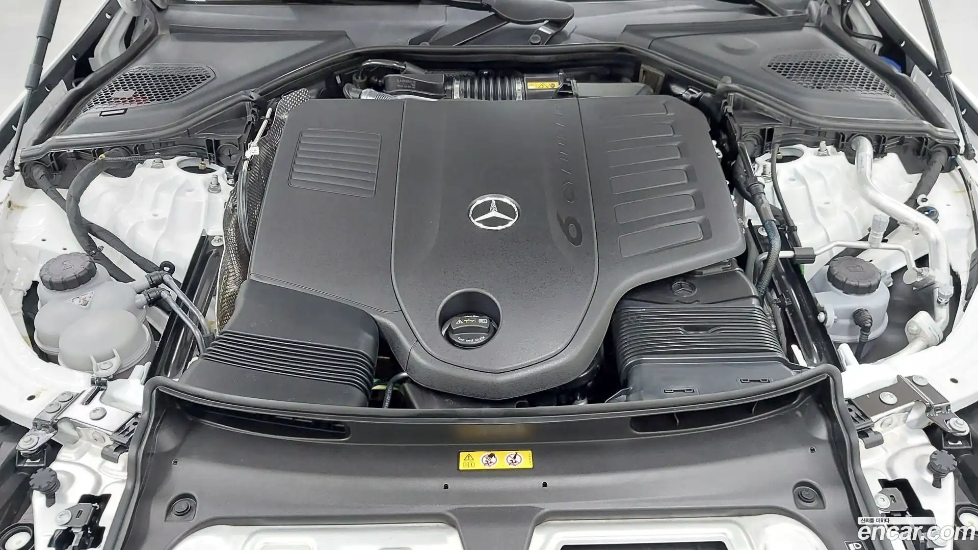 E-Class Mercedes-Benz 2025.6-OUTER-006