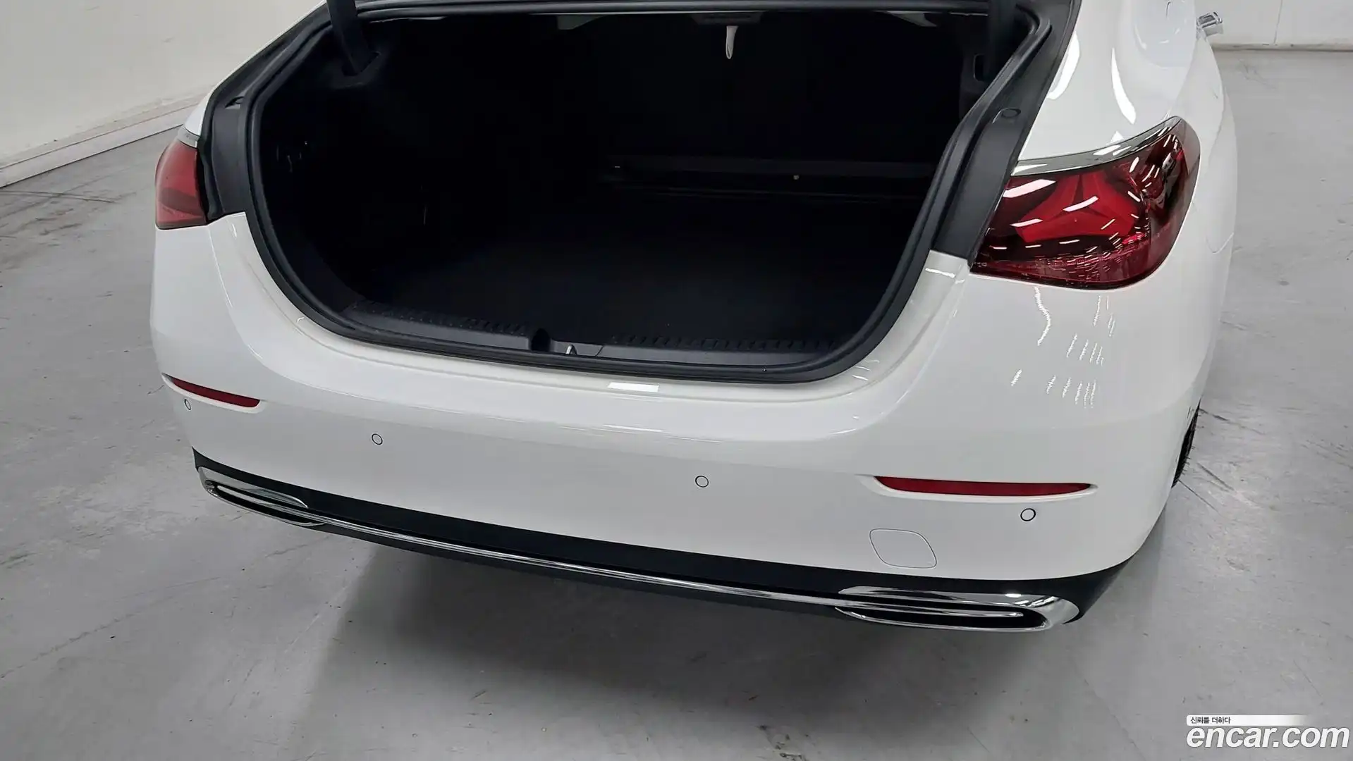 E-Class Mercedes-Benz 2025.6-OPTION-015