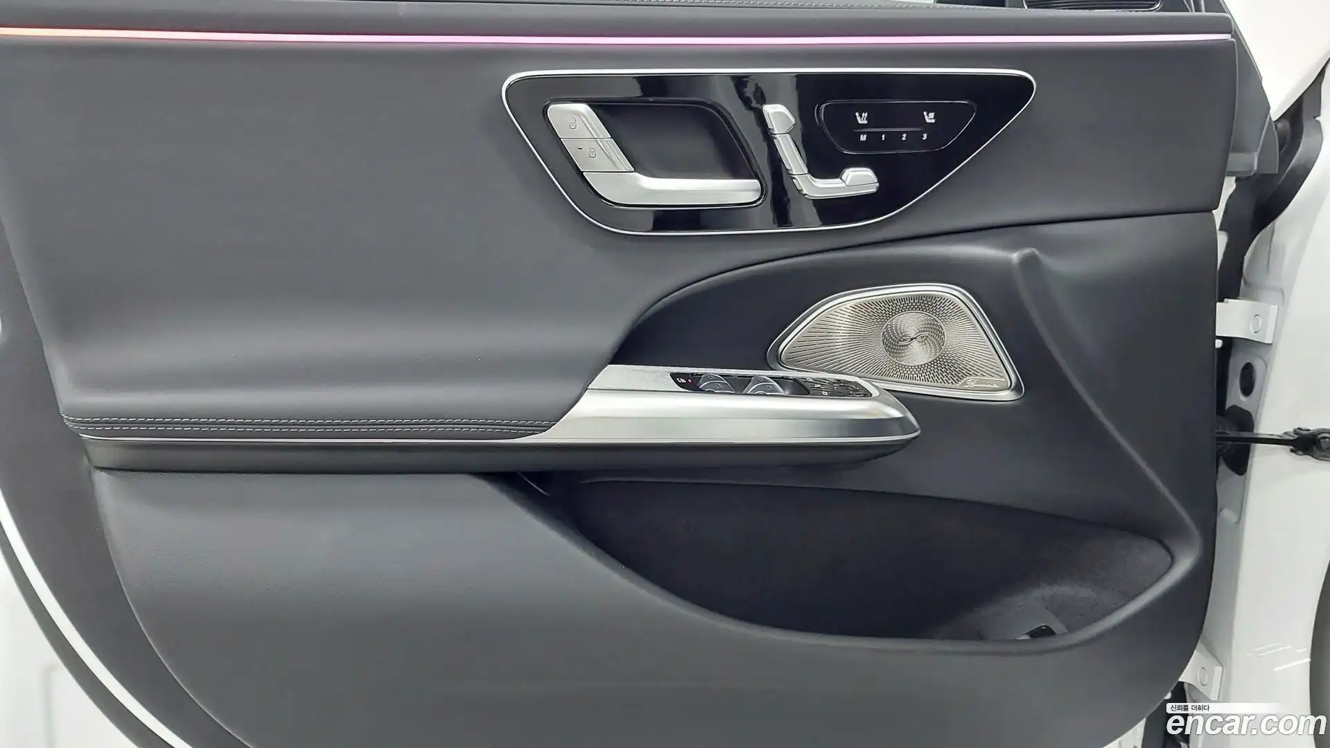 E-Class Mercedes-Benz 2025.6-OPTION-019