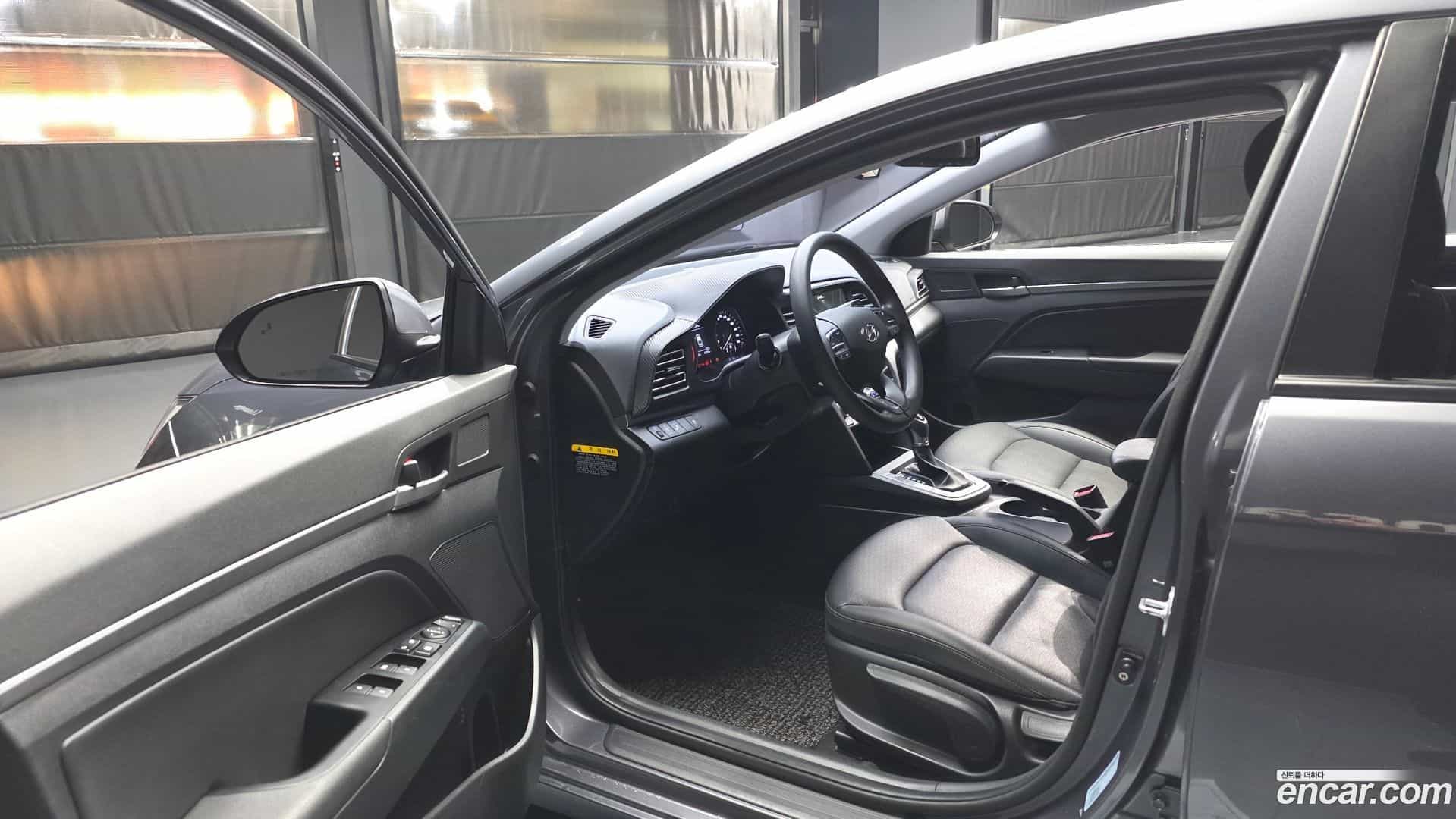 AVANTE Hyundai 2019.5-INNER-010
