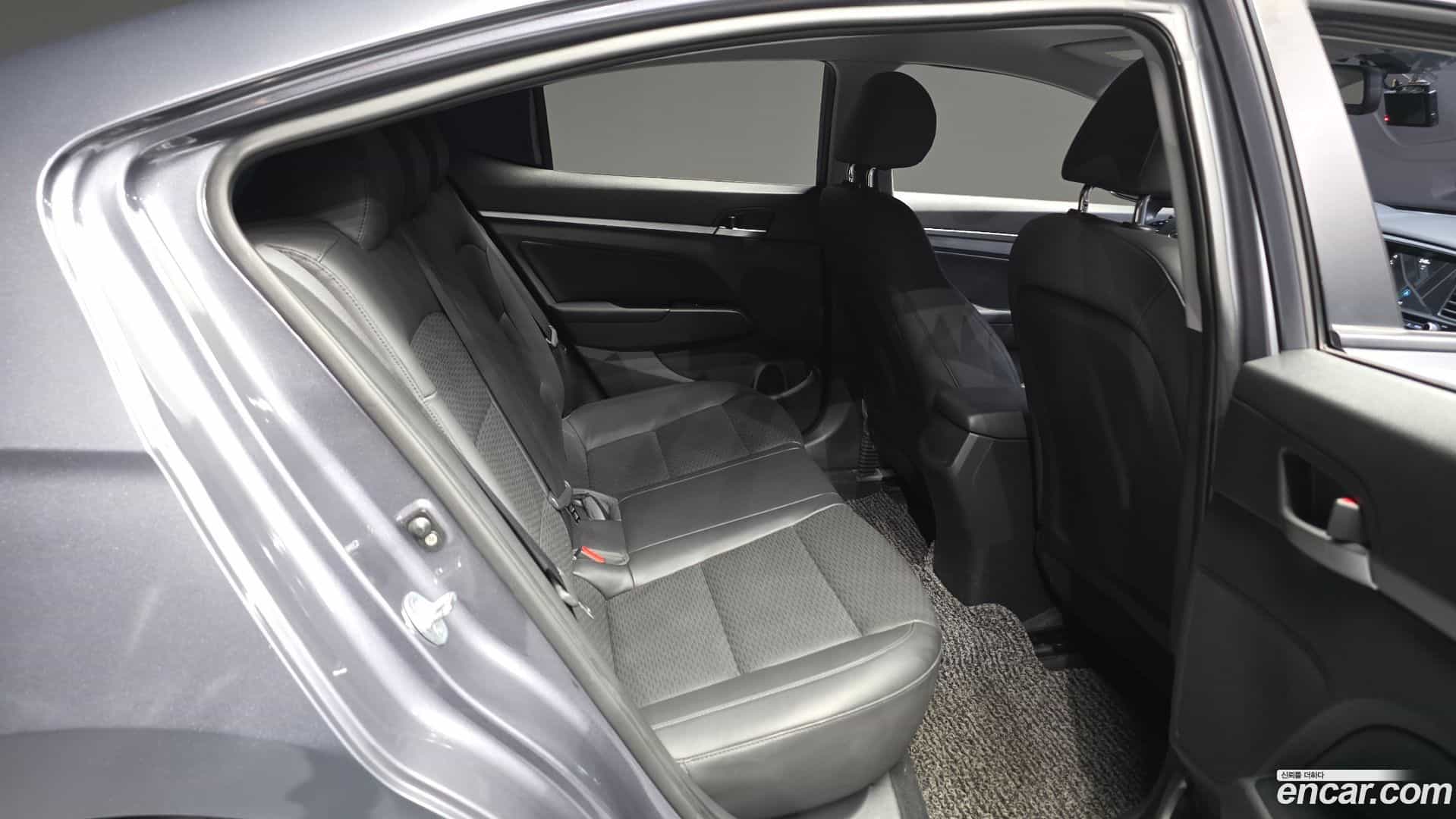 AVANTE Hyundai 2019.5-OPTION-016