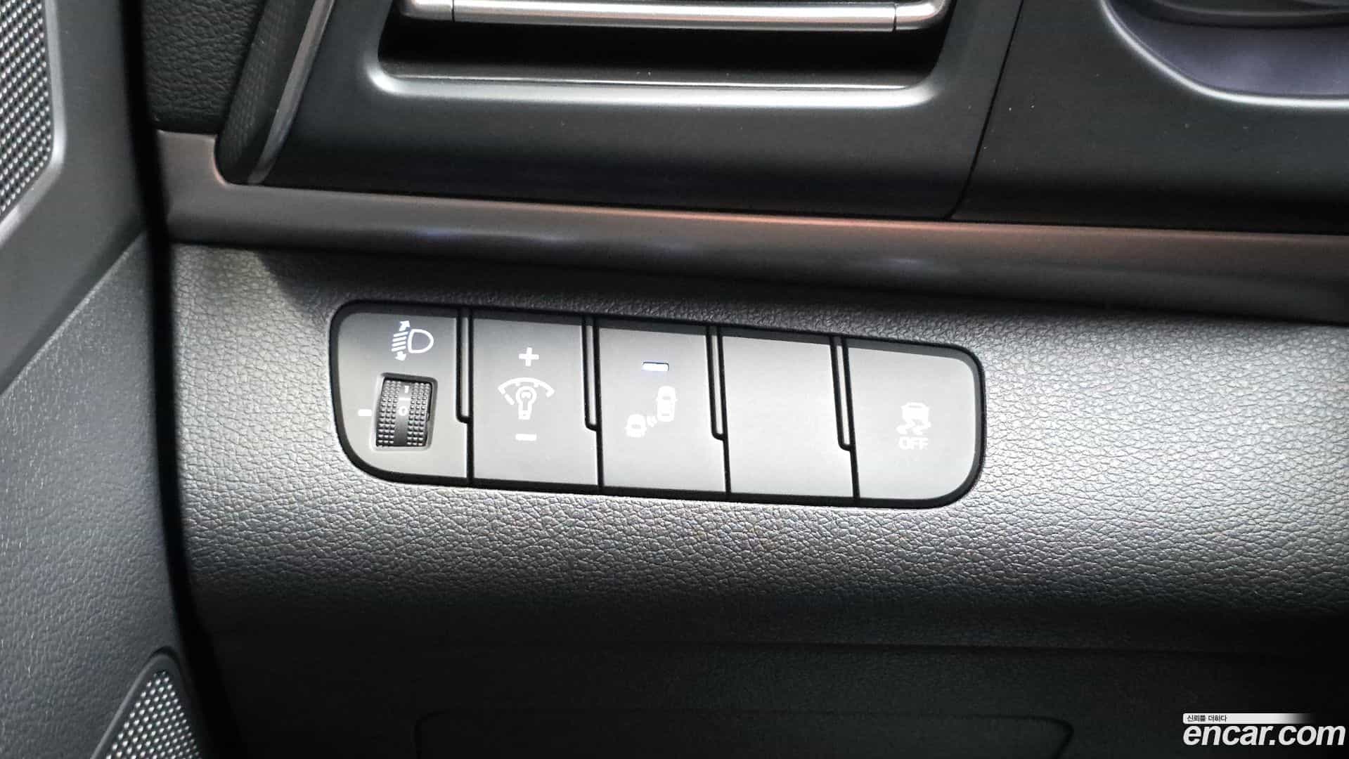 AVANTE Hyundai 2019.5-OPTION-022