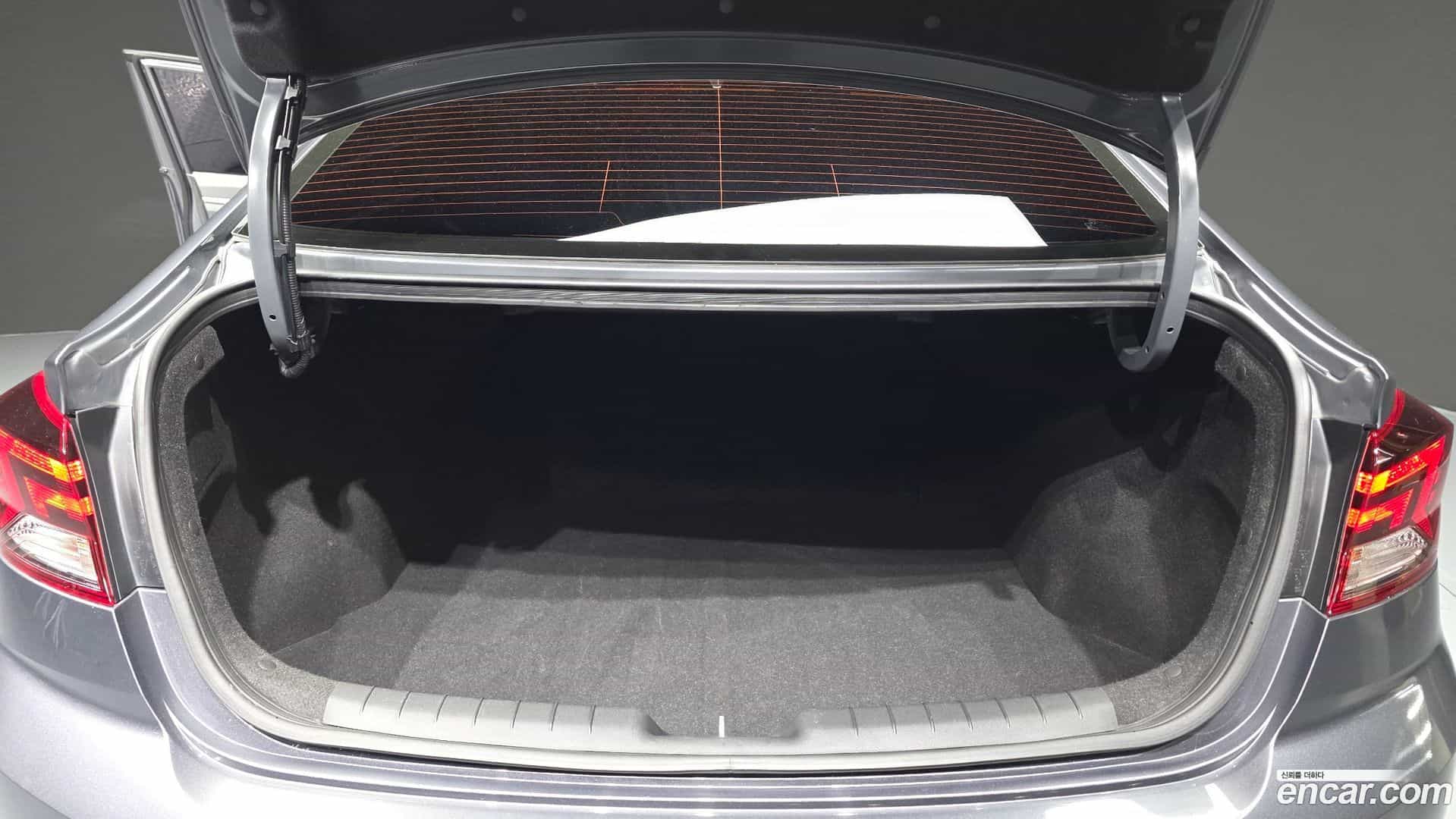 AVANTE Hyundai 2019.5-OPTION-024
