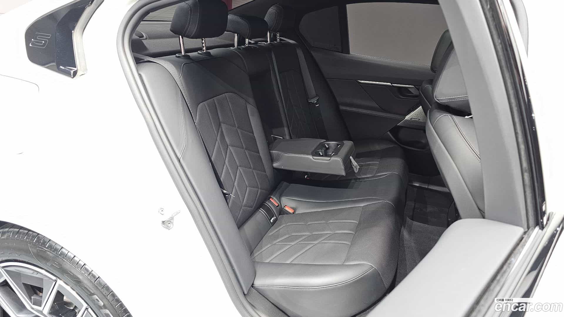 5-Series BMW 2024.4-OPTION-016