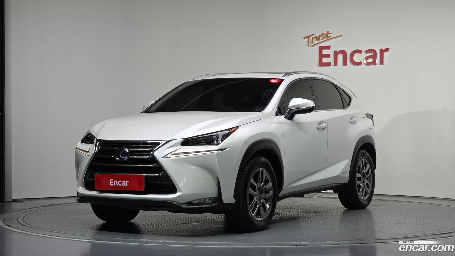 NX Lexus 2015.2-OUTER-001