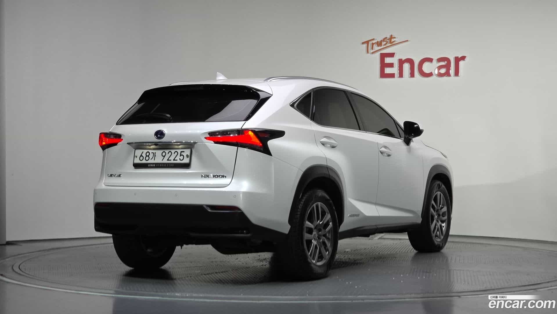 NX Lexus 2015.2-OUTER-002
