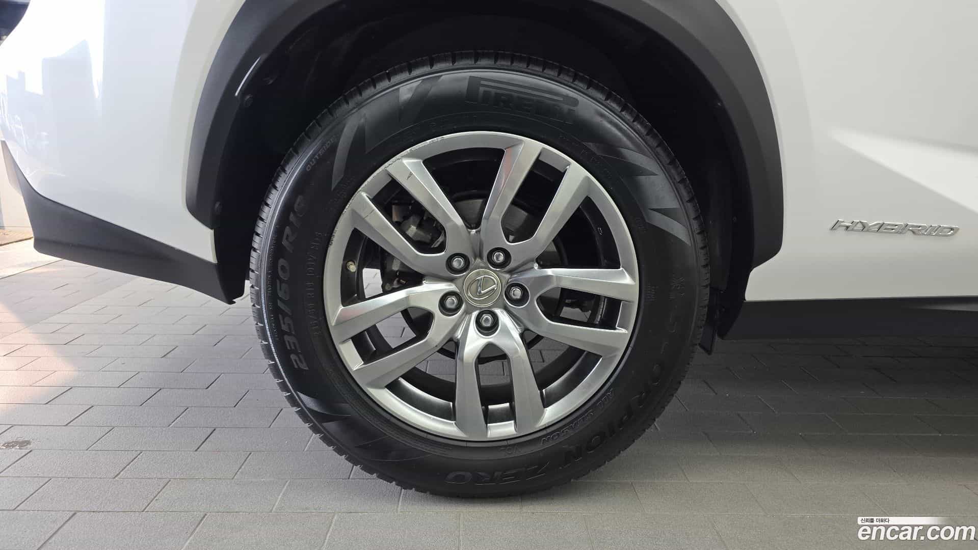 NX Lexus 2015.2-OUTER-005
