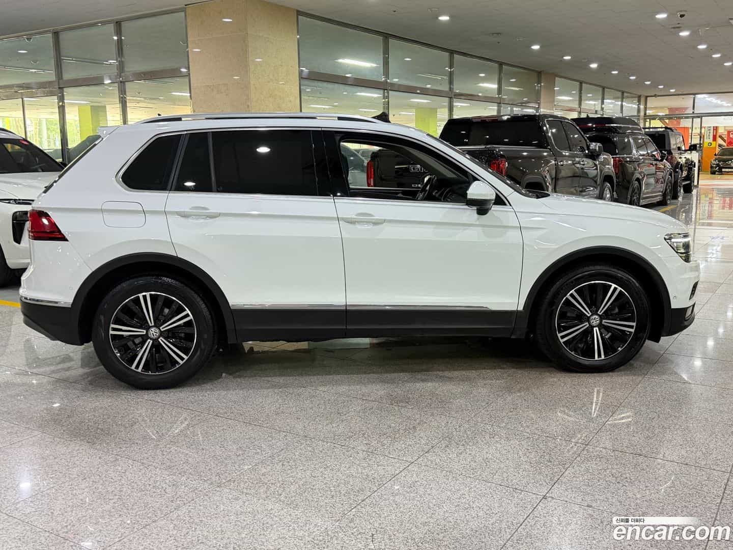 Tiguan Volkswagen 2020.5-OUTER-005