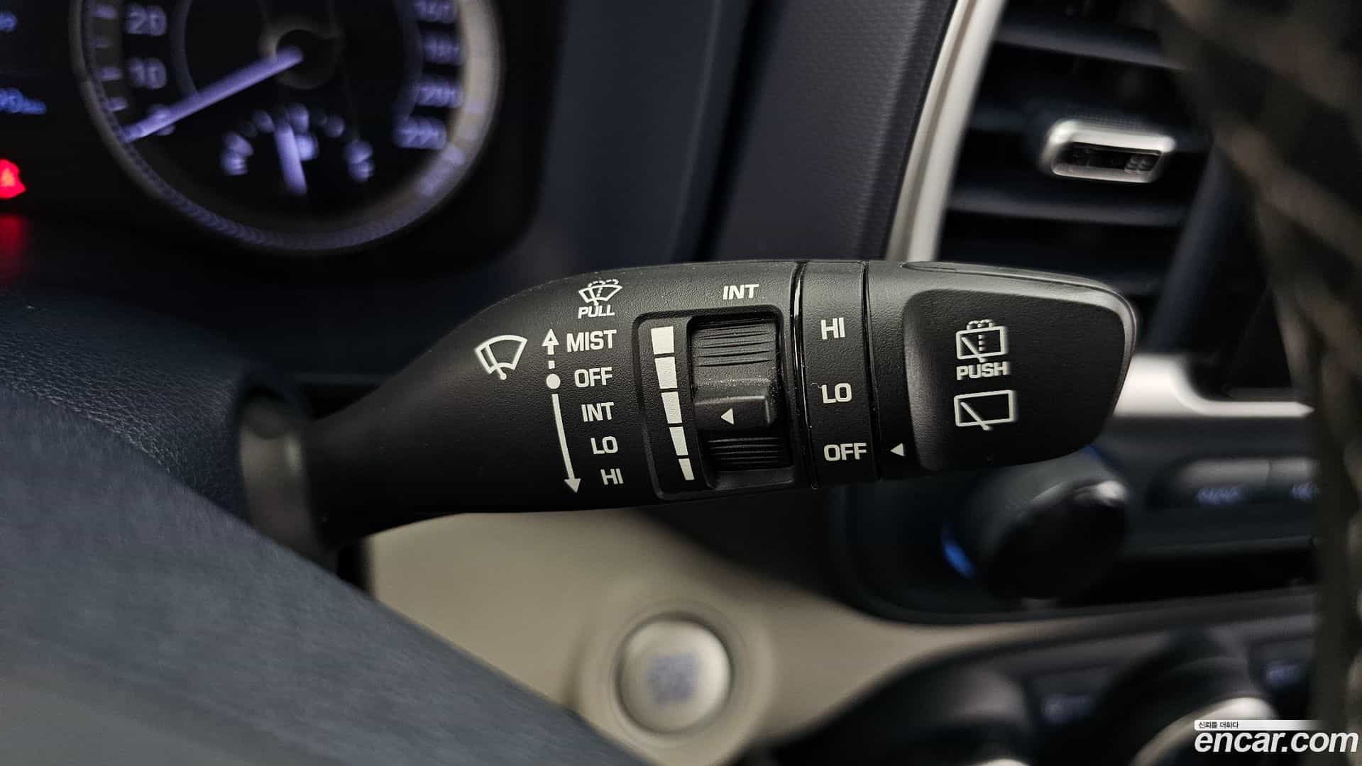Venue Hyundai 2019.8-OPTION-042
