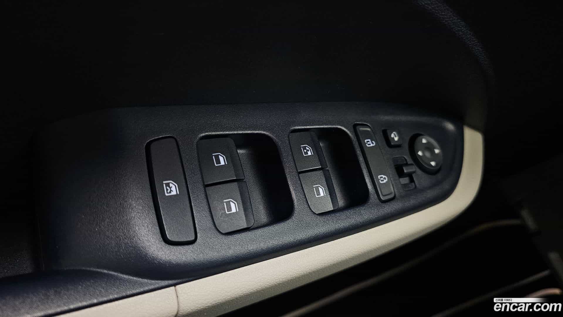 Venue Hyundai 2019.8-OPTION-043
