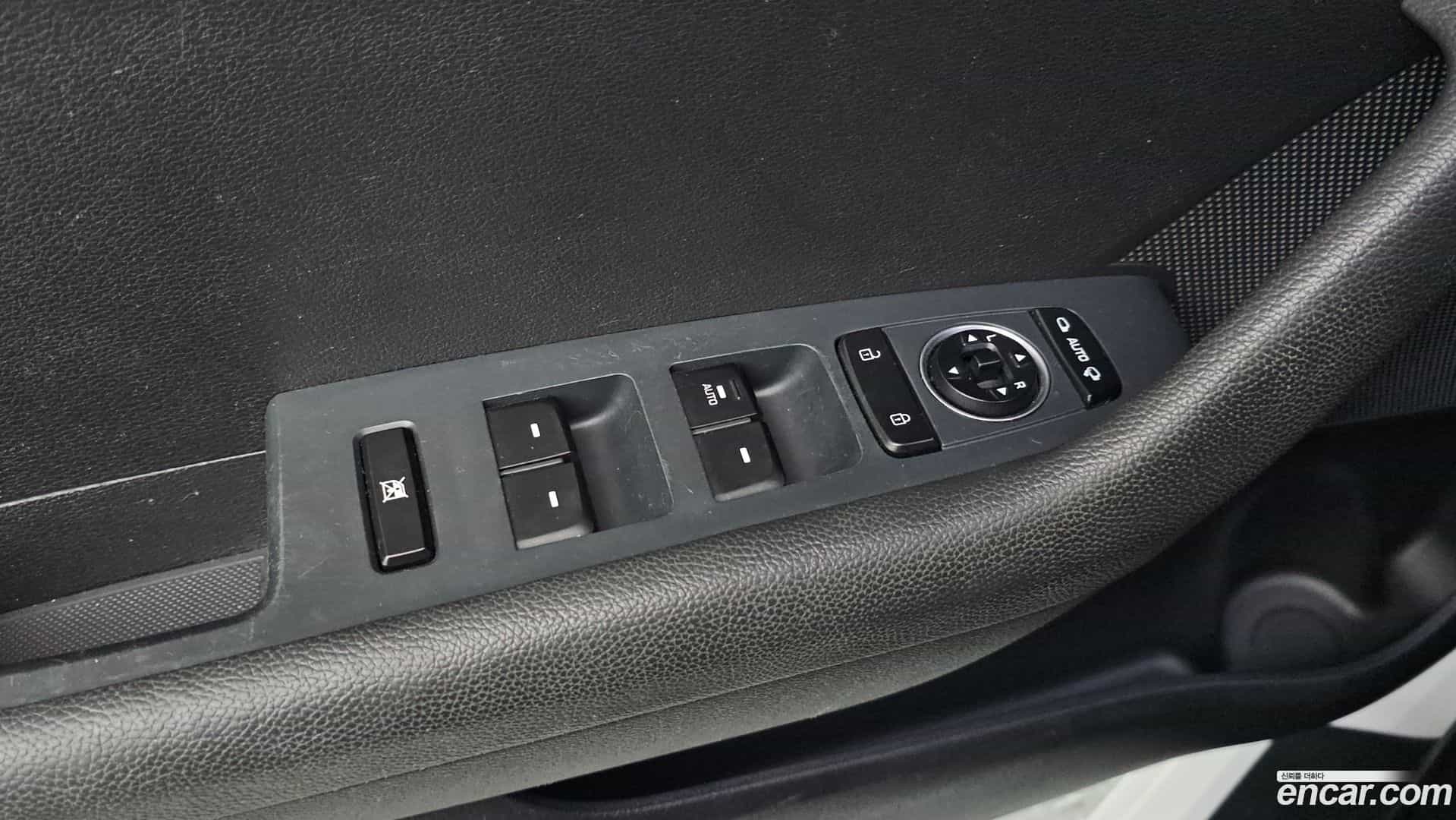 Sonata Hyundai 2018.0-OPTION-040
