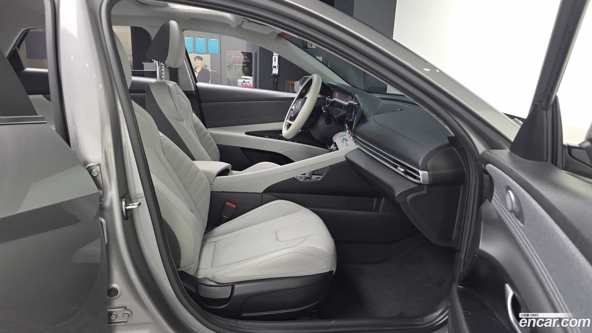 AVANTE Hyundai 2020.8-OPTION-015