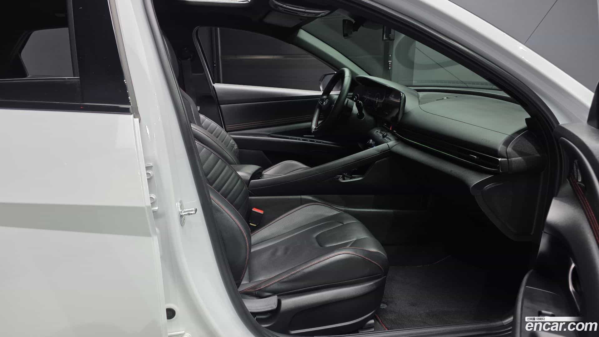 AVANTE Hyundai 2020.10-OPTION-015