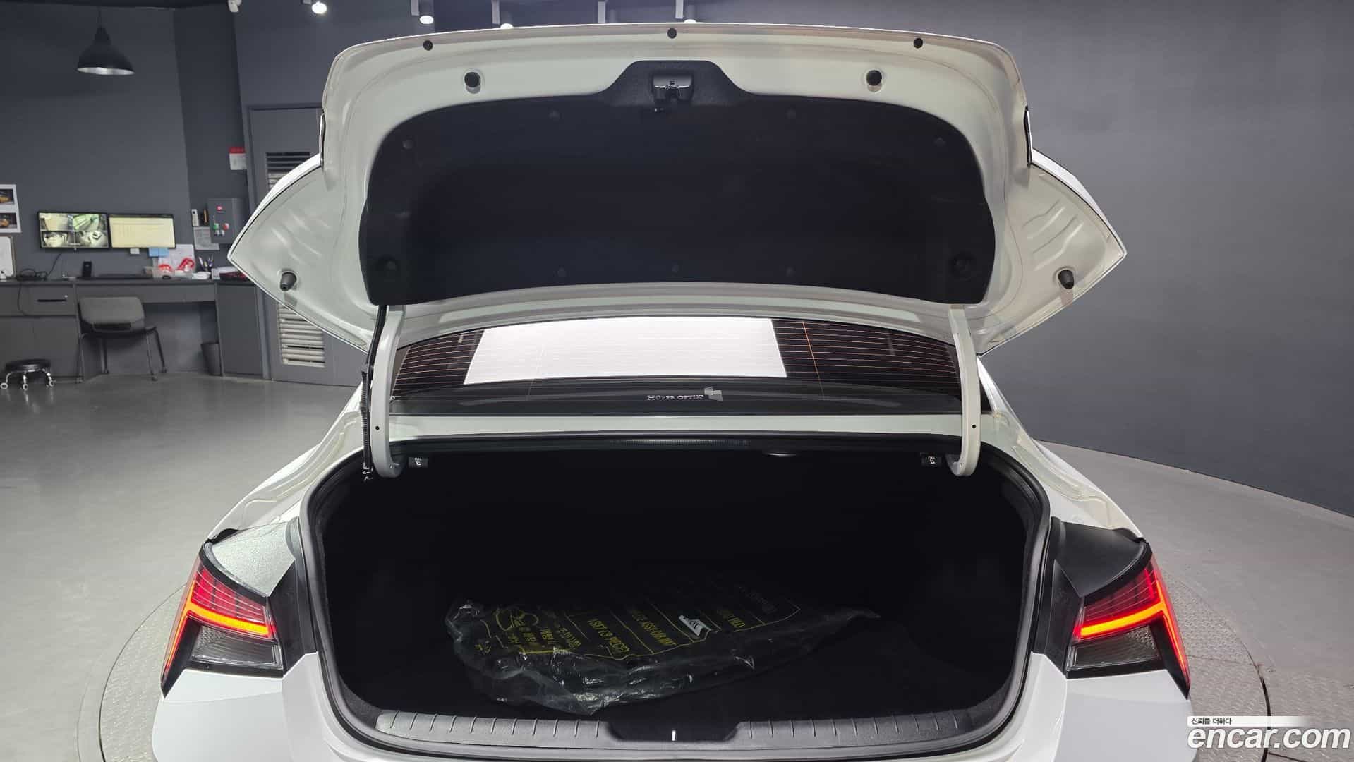 AVANTE Hyundai 2020.10-OPTION-024