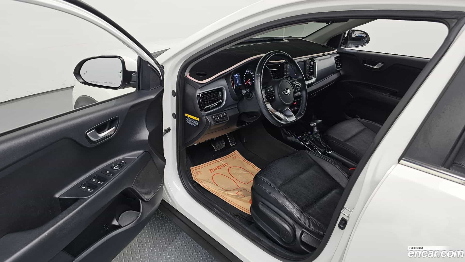 Stonic Kia 2019.0-INNER-010
