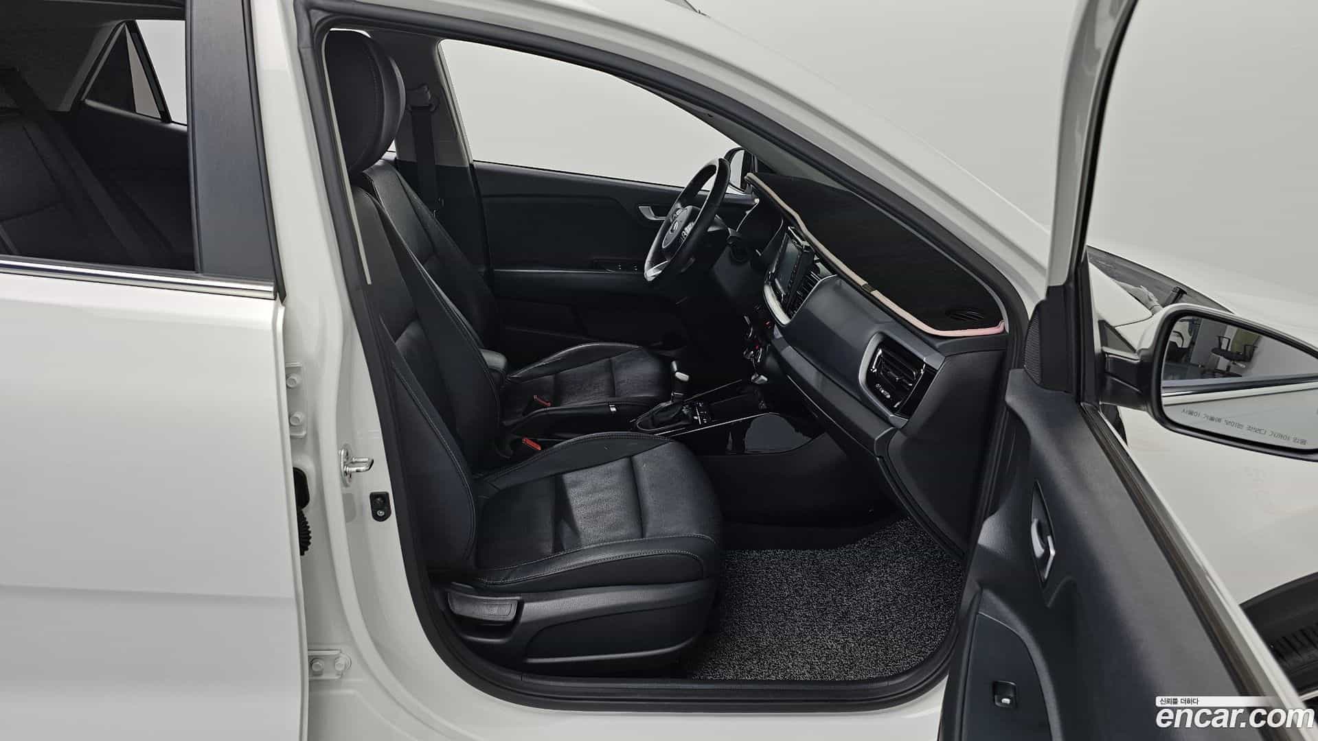 Stonic Kia 2019.0-INNER-036
