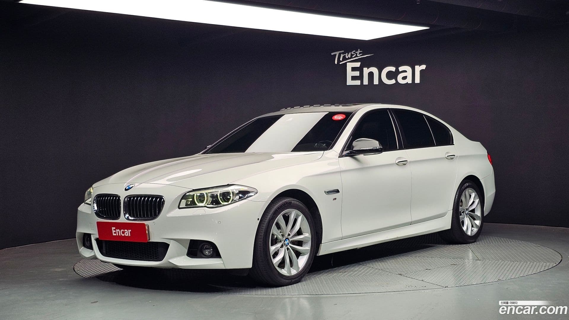 Main__Slider__Photo:5-Series BMW 2015.10-0
