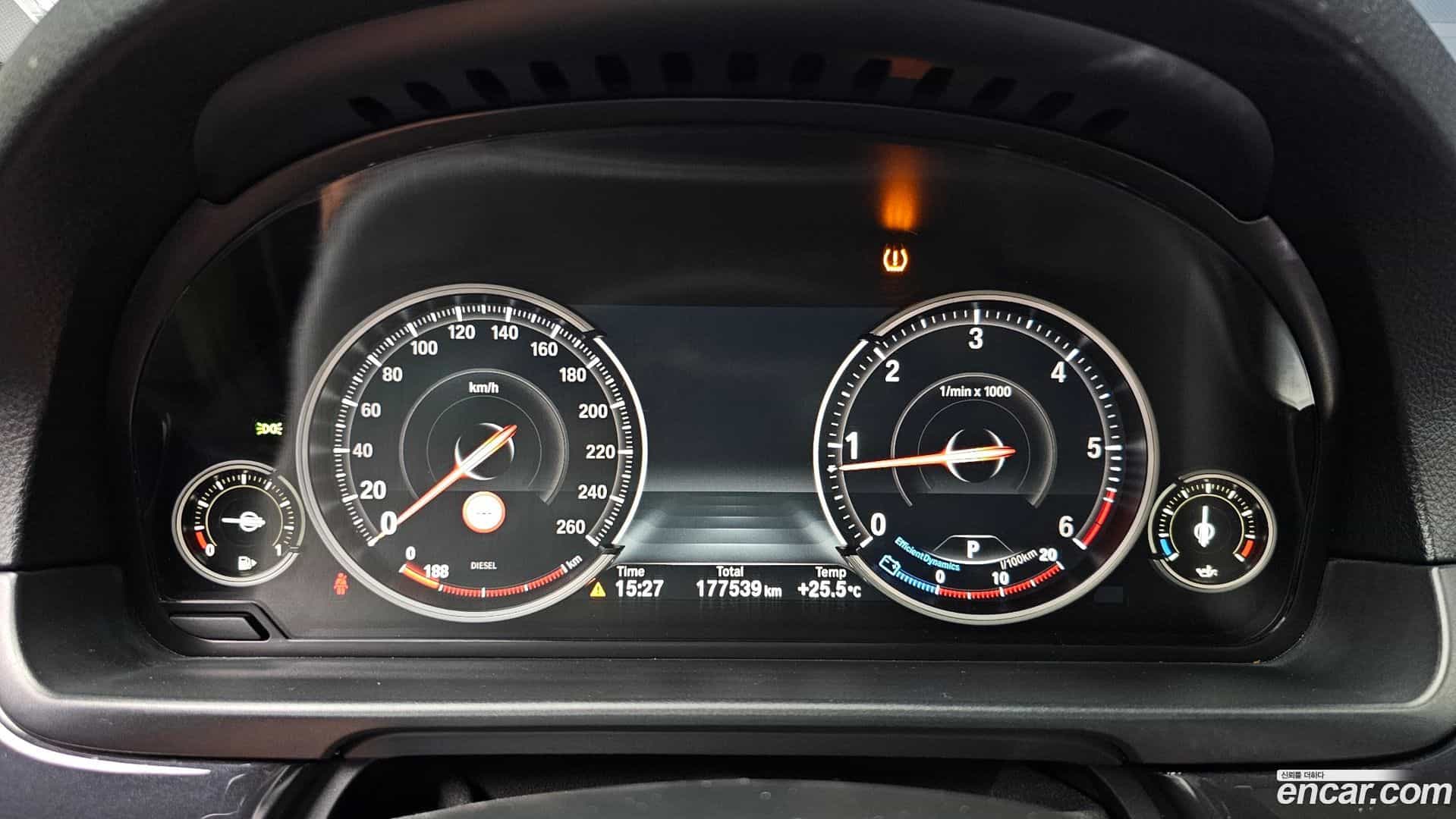 5-Series BMW 2015.10-INNER-008