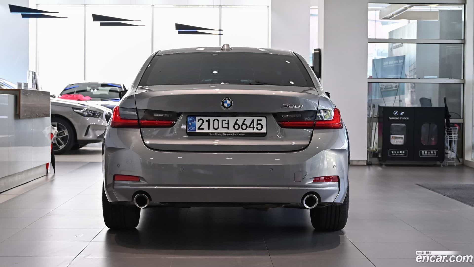 3-Series BMW 2024.8-OUTER-003