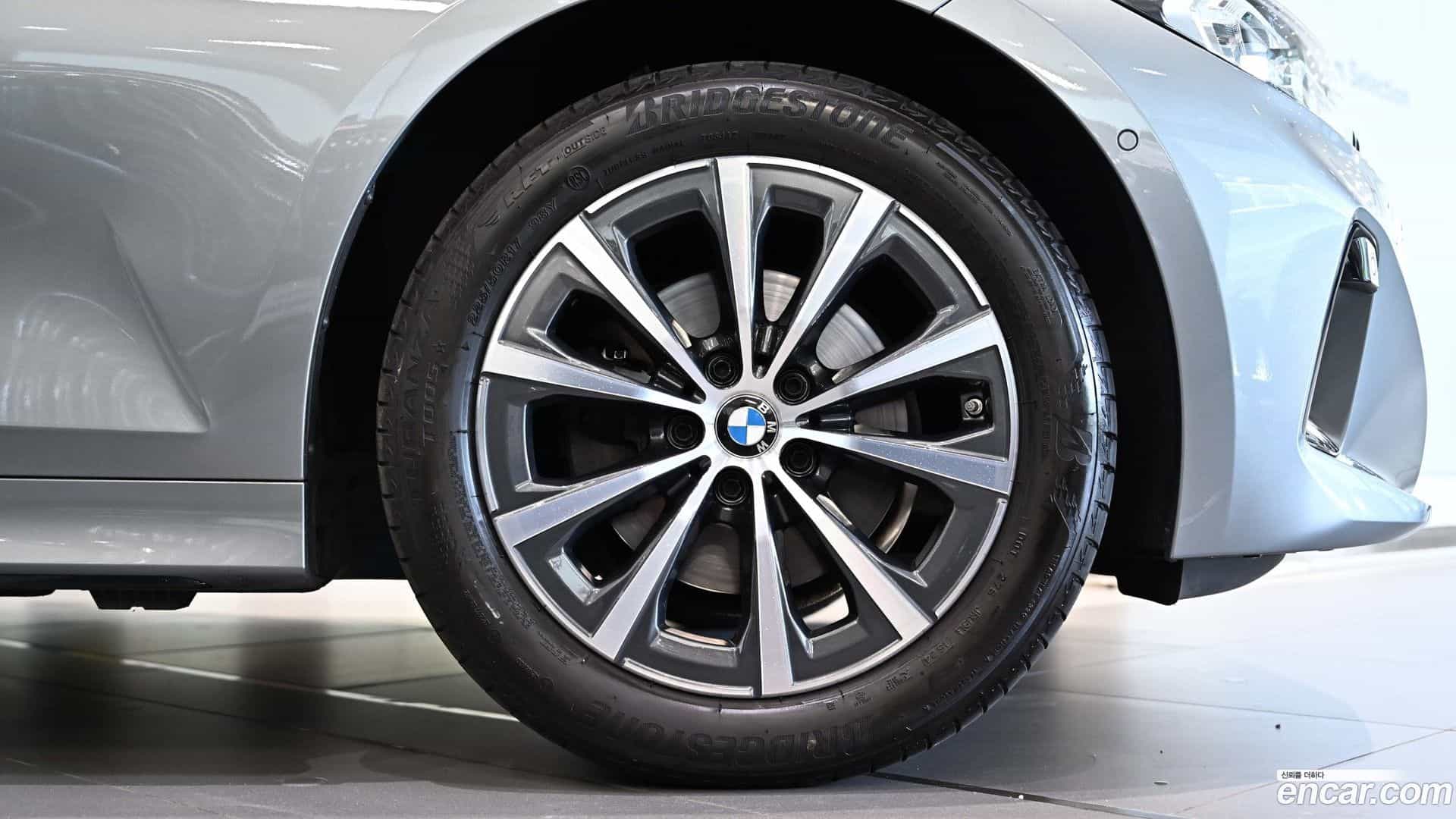 3-Series BMW 2024.8-OUTER-005