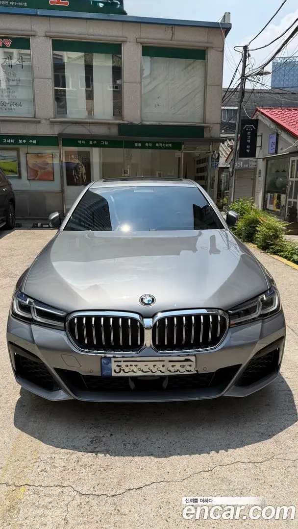 Main__Slider__Photo:5-Series BMW 2022.10-0