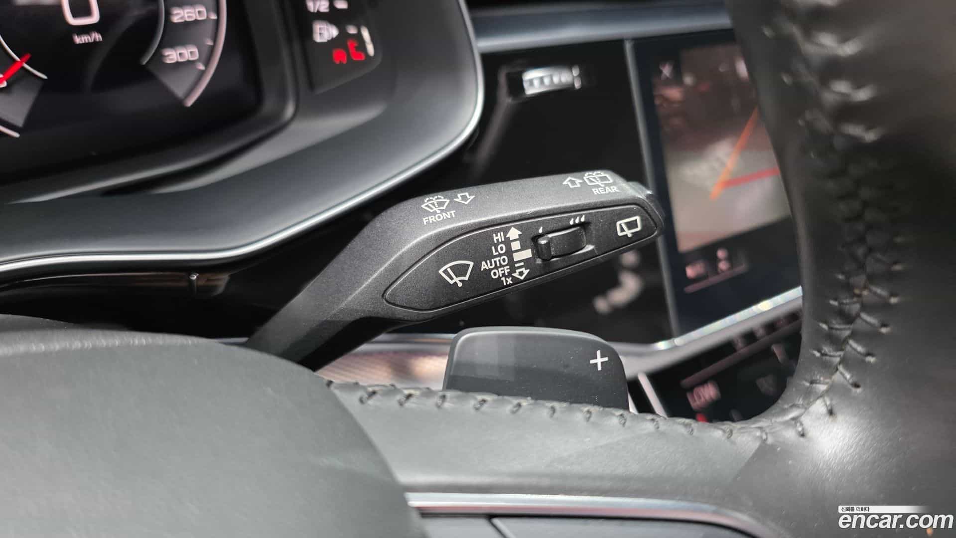 Q8 Audi 2020.5-OPTION-023