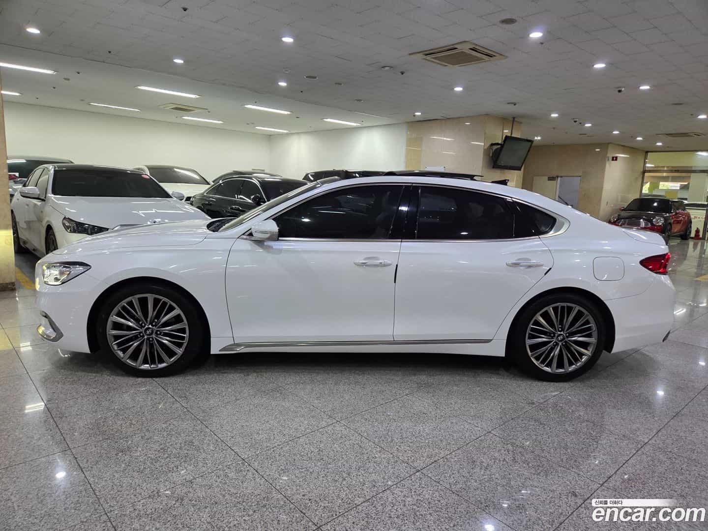 Grandeur Hyundai 2017.9-OUTER-003