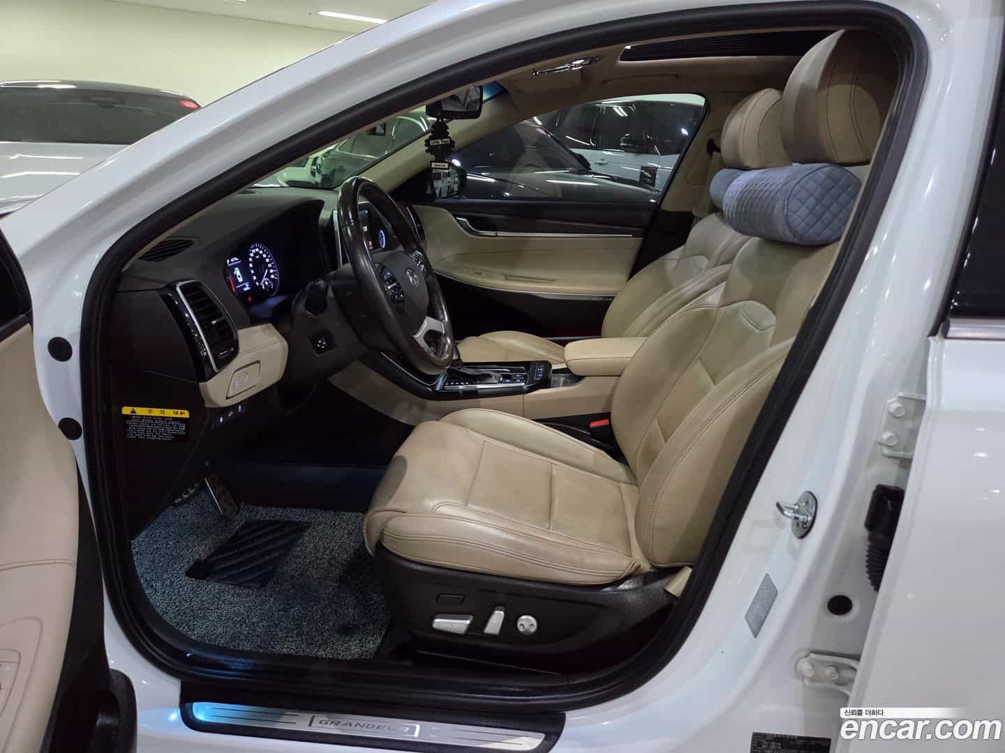 Grandeur Hyundai 2017.9-OUTER-006