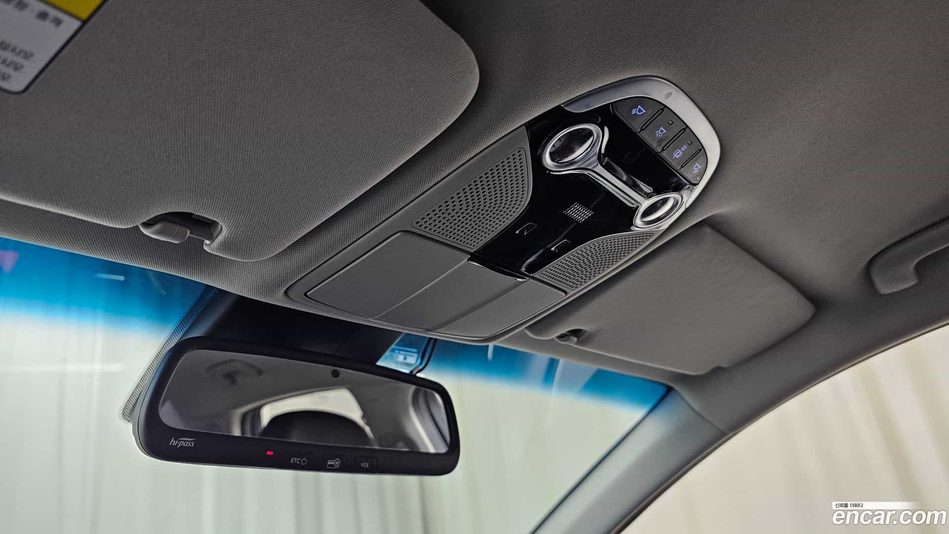 Grandeur Hyundai 2017.1-OPTION-022