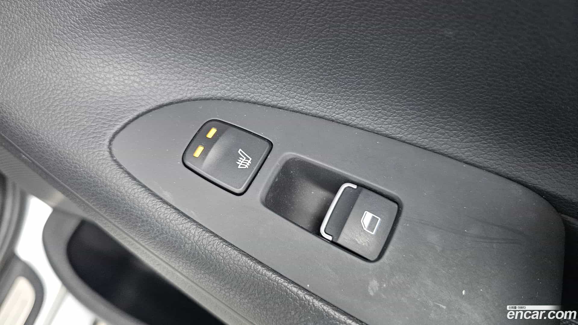 Grandeur Hyundai 2017.1-OPTION-023