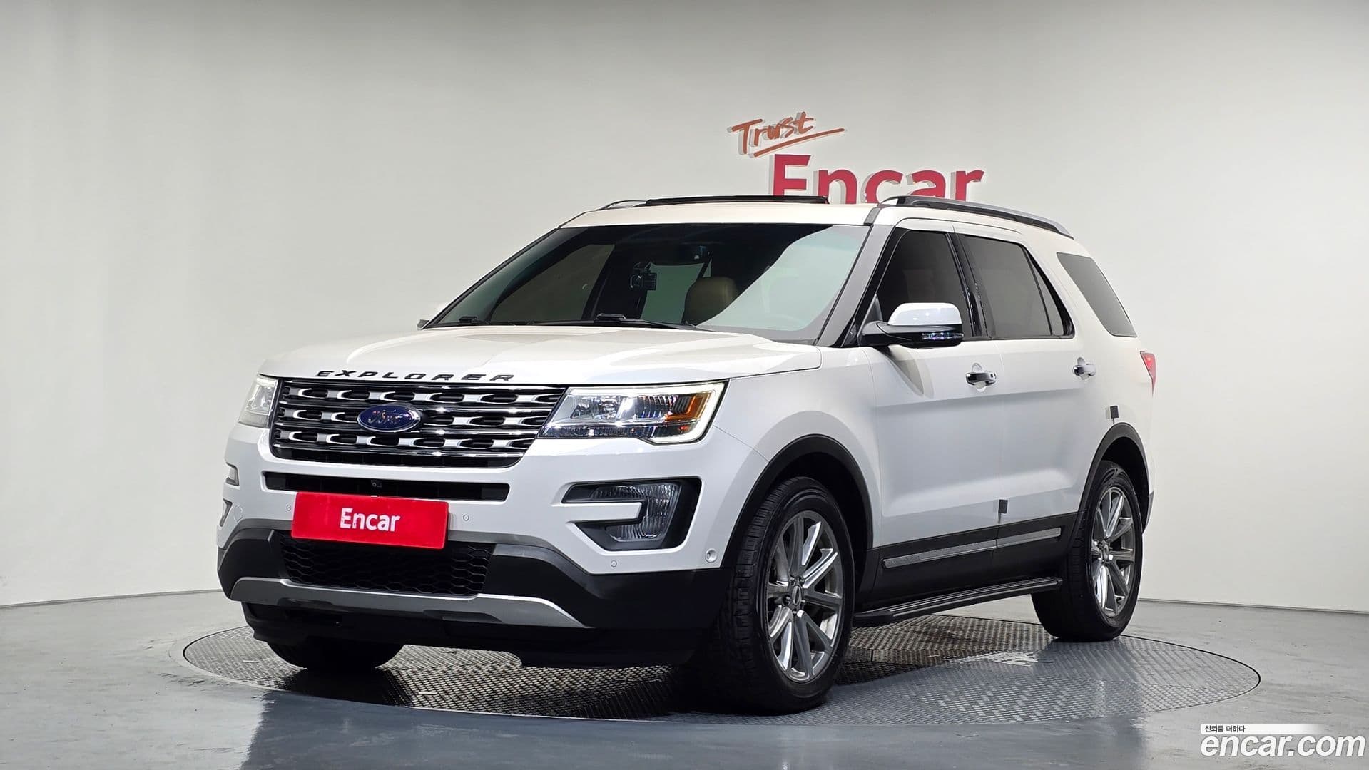 Main__Slider__Photo:Explorer Ford 2016.2-0